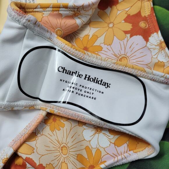 NWT Charlie Holiday Marty High Waist Retro 70s Daisy Floral Bikini Bottom size M - Picture 10 of 12